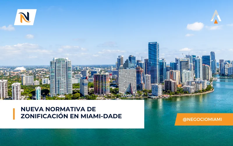 Vista aérea de un suburbio en Miami-Dade mostrando la transformación de viviendas unifamiliares a multifamiliares